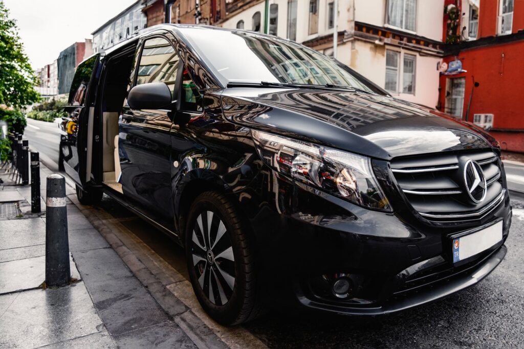 Executive MPV for city transfers
